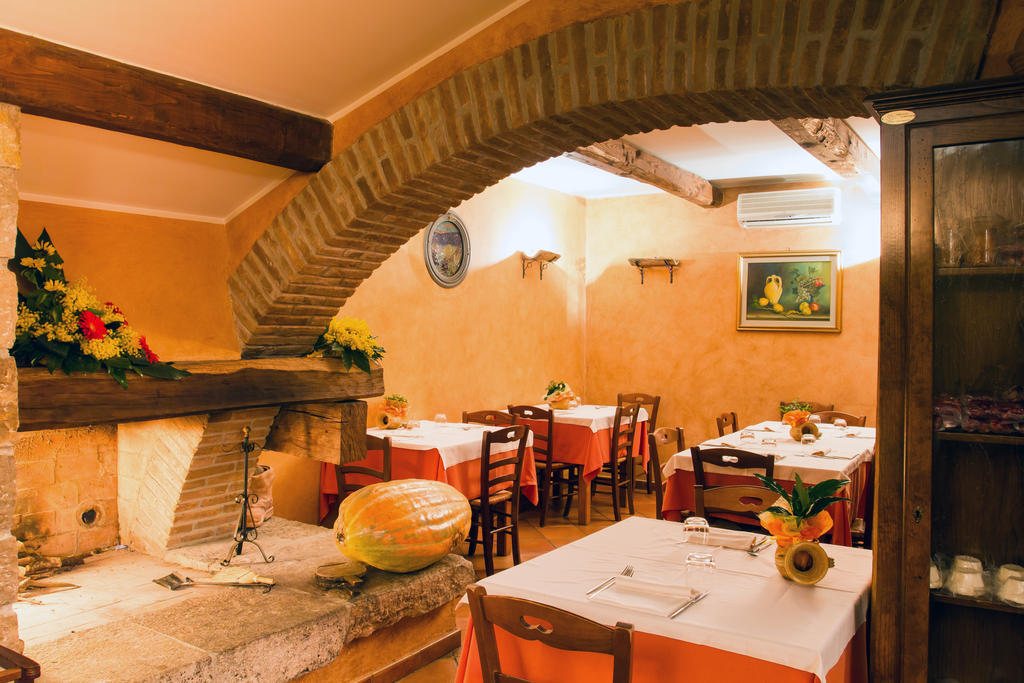 La Locanda Del Ruspante Castro dei Volsci エクステリア 写真
